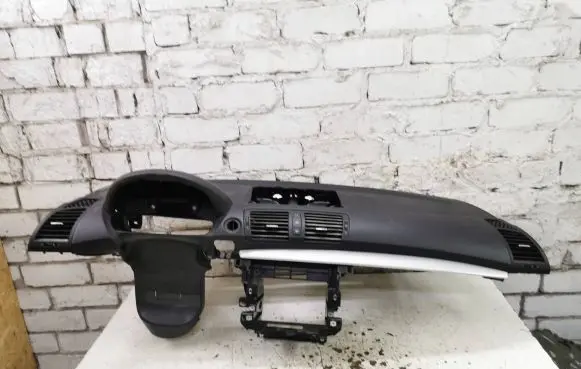 BMW 1 E81 E87 Dashboard