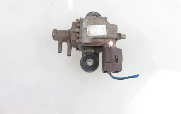 Toyota Corolla E120 E130 Vacuum valve 