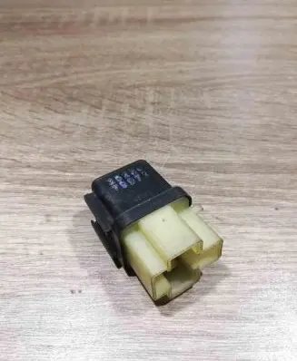 Nissan Terrano Glow plug pre-heat relay 2523079972
