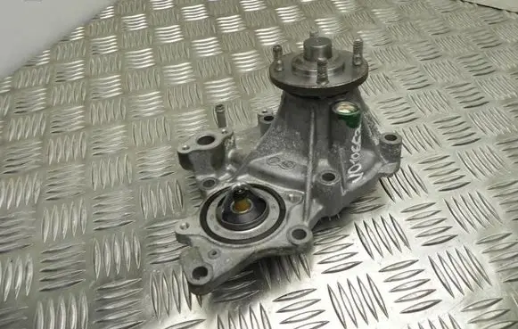 Toyota Land Cruiser (J150) Water pump 42154 VD10653