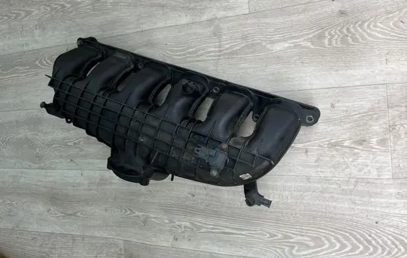 BMW 3 E92 E93 Intake manifold 7564679 11617564679