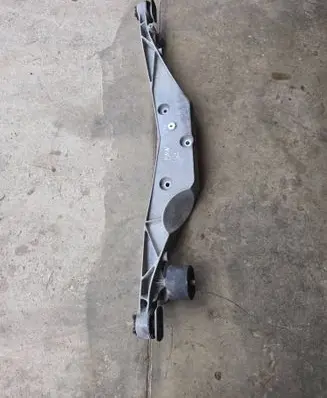 BMW X2 F39 Rear differential/diff mount bracket 6852896