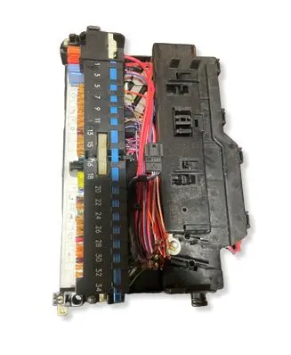 BMW X3 E83 Fuse module 8364542