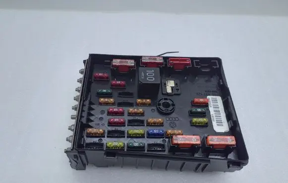 Volkswagen PASSAT CC Fuse box set 3C0937125