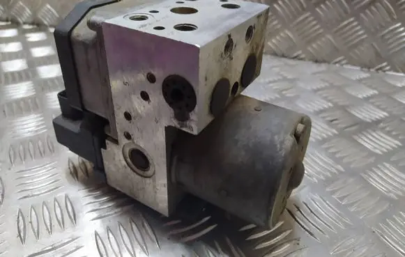 Audi A4 S4 B5 8D ABS Pump 8E0614111T 0265202401