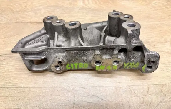 Citroen Berlingo Engine mounting bracket 9810967480