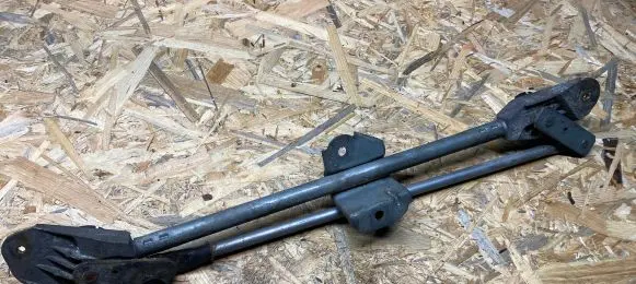 Mitsubishi Lancer Front wiper linkage 