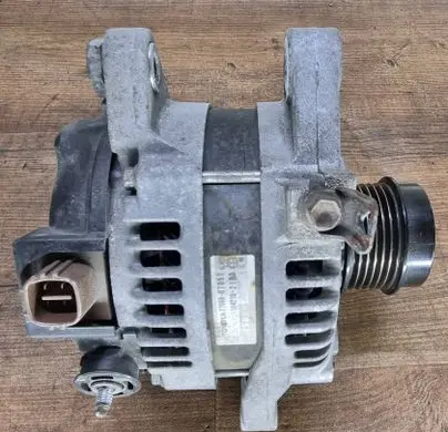 Toyota Avensis T270 Generator/alternator 270600T051 1042102183