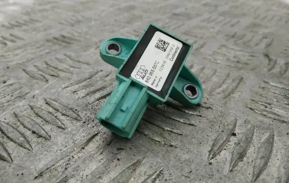 Audi A4 S4 B8 8K Airbag deployment crash/impact sensor 8K0955557C
