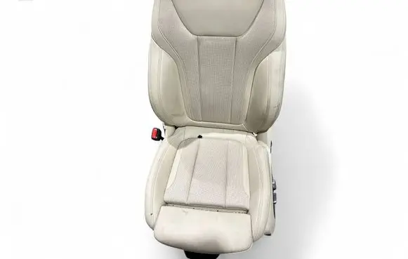 BMW i4 Front driver seat 