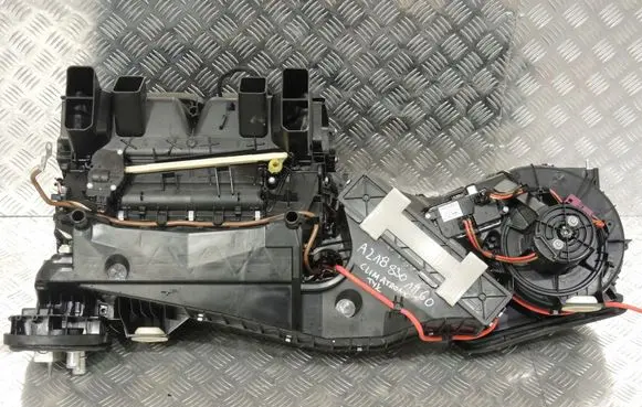 Mercedes-Benz CLS C218 X218 Interior heater climate box assembly A2188301160
