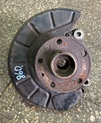 Volkswagen PASSAT B6 Front wheel hub 230505