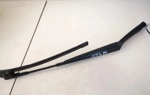 Skoda Octavia Mk2 (1Z) Front wiper blade arm 1z1955409
