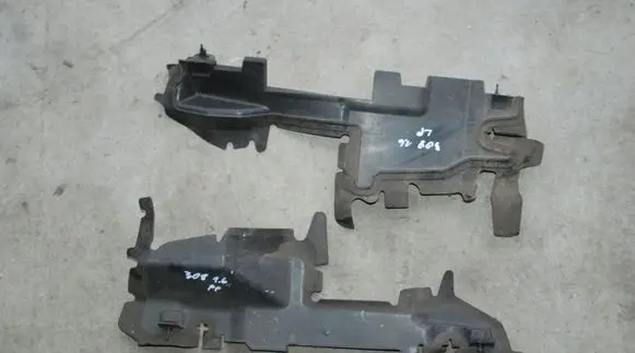 Peugeot 308 Intercooler air channel guide 