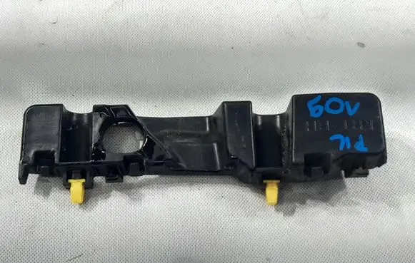 Hyundai Kona I Front bumper mounting bracket 86514J9000