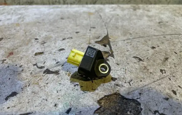 Toyota Yaris XP210 Airbag deployment crash/impact sensor 891730D160 265DLKGZ