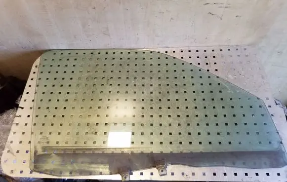 Opel Frontera B Front door window glass four-door