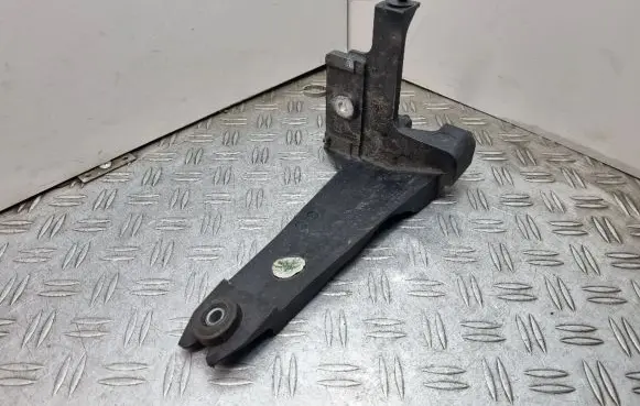 Opel Astra K ABS pump bracket 39017042