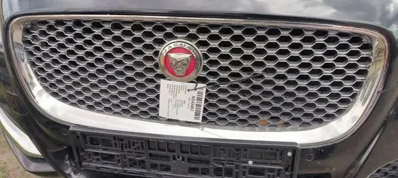Jaguar XF X260 Front grill
