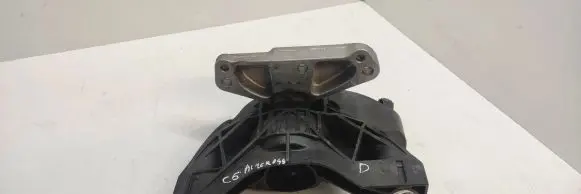 Engine mount bracket