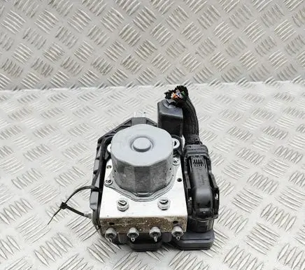 Mercedes-Benz GLA W156 X156 ABS Pump A0004313900