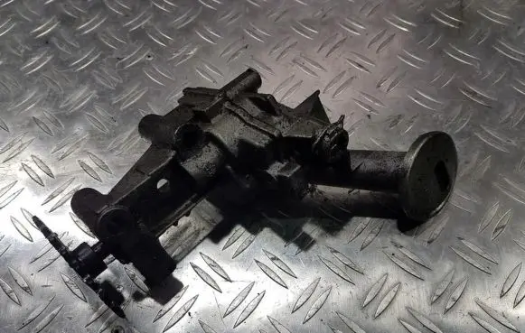 Renault Scenic I Oil pump 7700600252