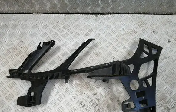 Mercedes-Benz E W212 Front bumper mounting bracket A2128852165