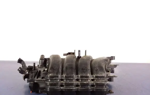 Toyota Yaris Intake manifold