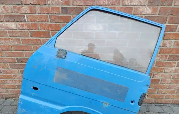 Mazda E2000 - E2200 Door (2 Door Coupe)