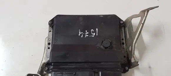Toyota Avensis T270 Engine control unit/module 8966105D10 2759000161