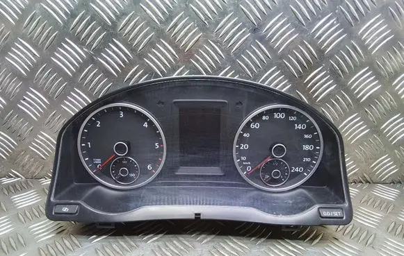 Volkswagen Tiguan Speedometer (instrument cluster) 5N0920872A A2C53394079 A2C53219792