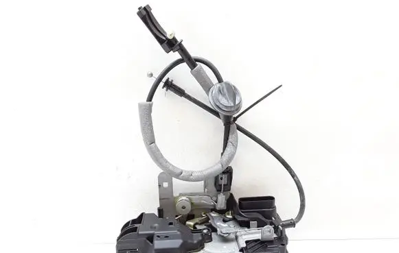 Volvo V40 Front door lock 31440391