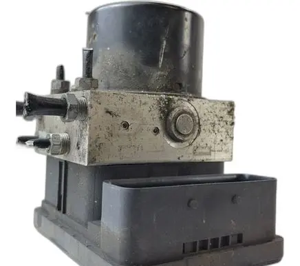 Ford Kuga I Master brake cylinder AV412C405AA 10020604104 10096001433