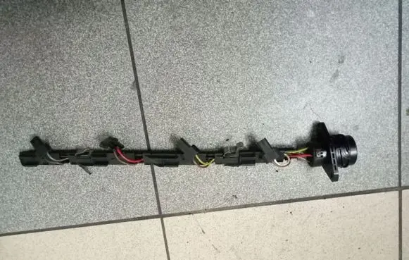 Skoda Octavia Mk2 (1Z) Fuel injector wires 038971803