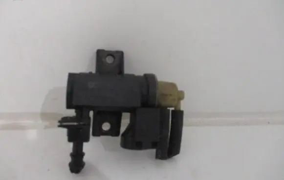 Renault Clio IV Vacuum valve 8200790180 70181405