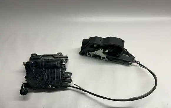 BMW 5 GT F07 Coupe door lock (next to the handle) 7148475 4121310200