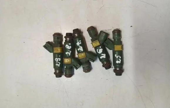 Volvo V70 Fuel injector 9470229
