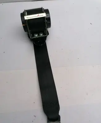 Mazda 3 I Rear seatbelt E40433009