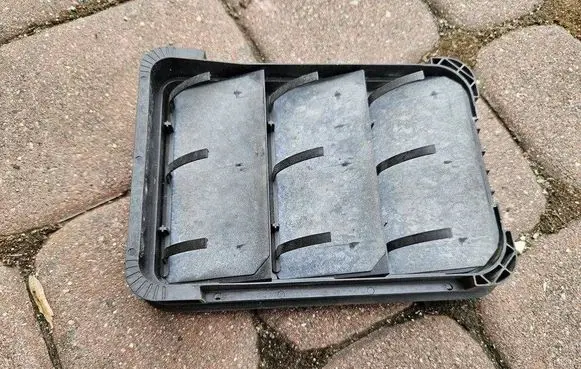 Opel Mokka B Quarter panel pressure vent 9831031680