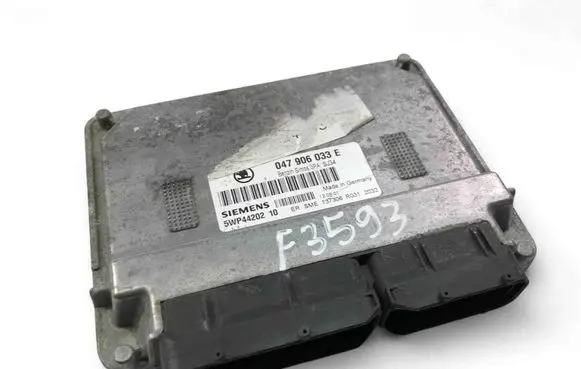 Skoda Fabia Mk1 (6Y) Engine control unit/module 047906033E
