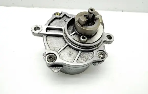 Mercedes-Benz E W210 Vacuum pump A6112300065