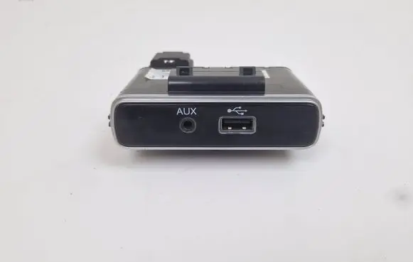 Fiat 500X AUX in-socket connector 735631402 0020010033
