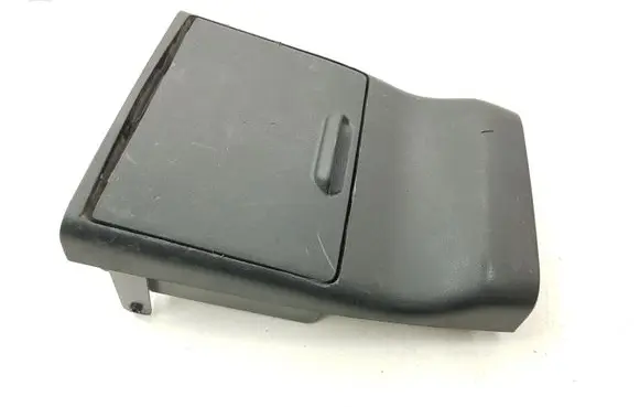 Cup holder front