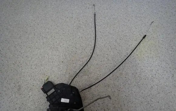 Mazda 3 I Tailgate/trunk/boot lock/catch/latch