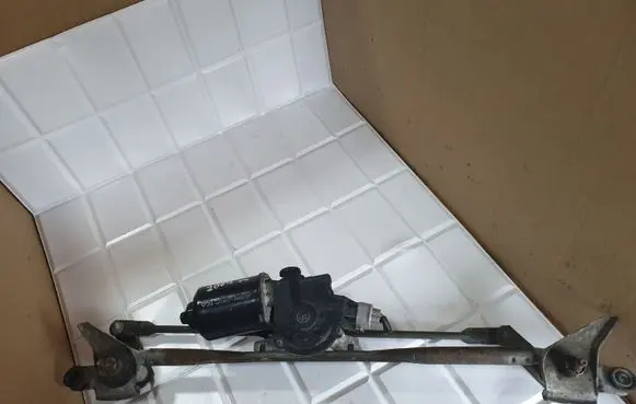 Mazda 6 Front wiper linkage and motor 8492002392