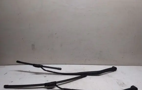 KIA Niro Front wiper blade arm