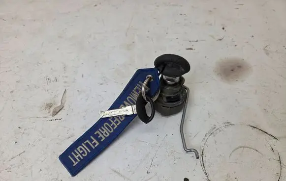 Saab 9-3 Ver2 Coupe door lock (next to the handle) 