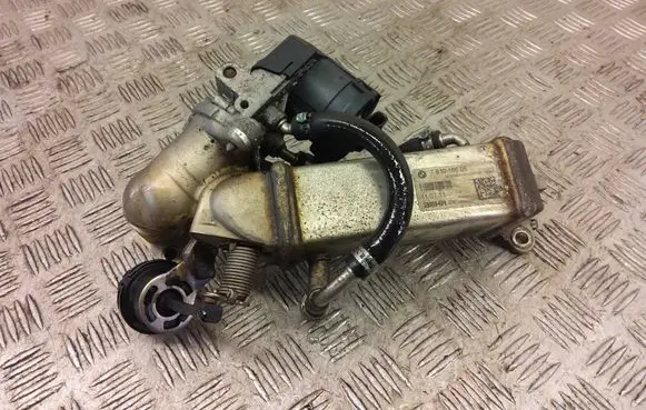 BMW 1 E82 E88 EGR valve cooler 7810166