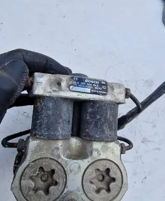 Mercedes-Benz E W124 ABS Pump 0265200043