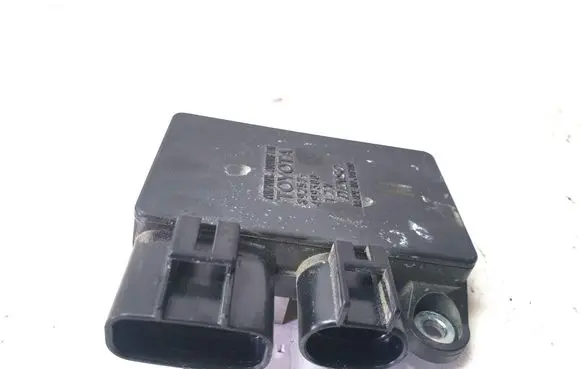 Toyota Avensis T270 Coolant fan relay 8925712020